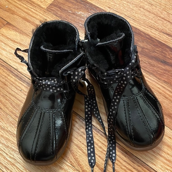 Brand new UGG RAIN Fur